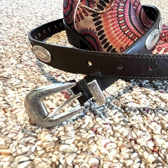 Lady Captiva Brown Belt, Engraved Silver Concho Southwest Cowgirl, Size Medium - Picture 4 of 11